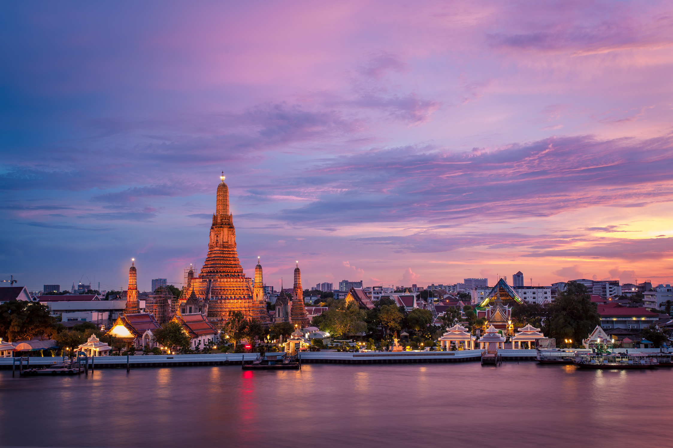 the chaophraya river night light